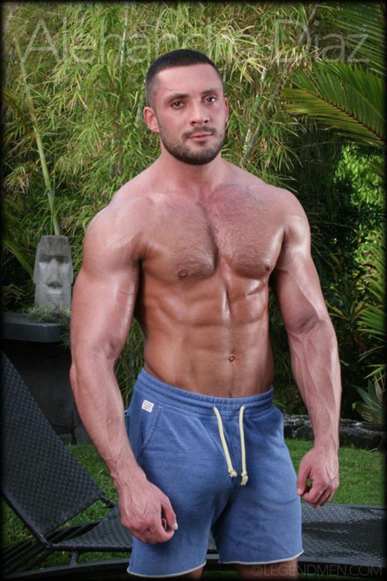 LegendMen-tanned-naked-big-muscle-hunk-bodybuilder-Alehandro-Diaz-jerk-massive-9-inch-uncut-dick-cumshot-orgasm-big-arms-legs-001-gay-porn-sex-gallery-pics-video-photo